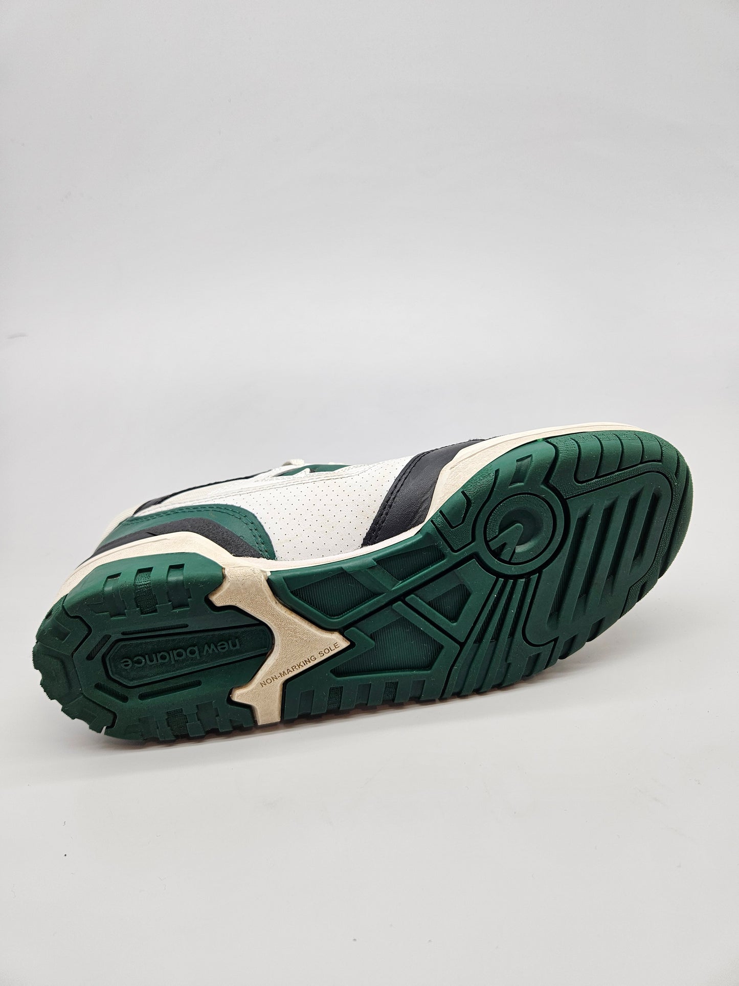 NEW BALANCE ORIGINAL PATIKI 42