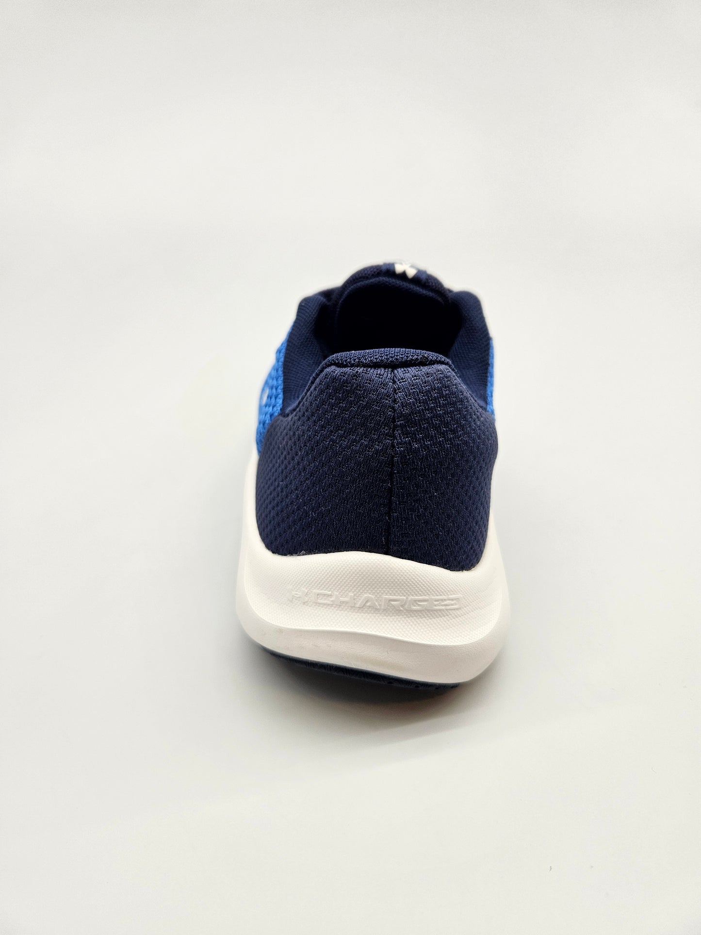 UNDER ARMOUR ORIGINAL NOVI PATIKI BR 38