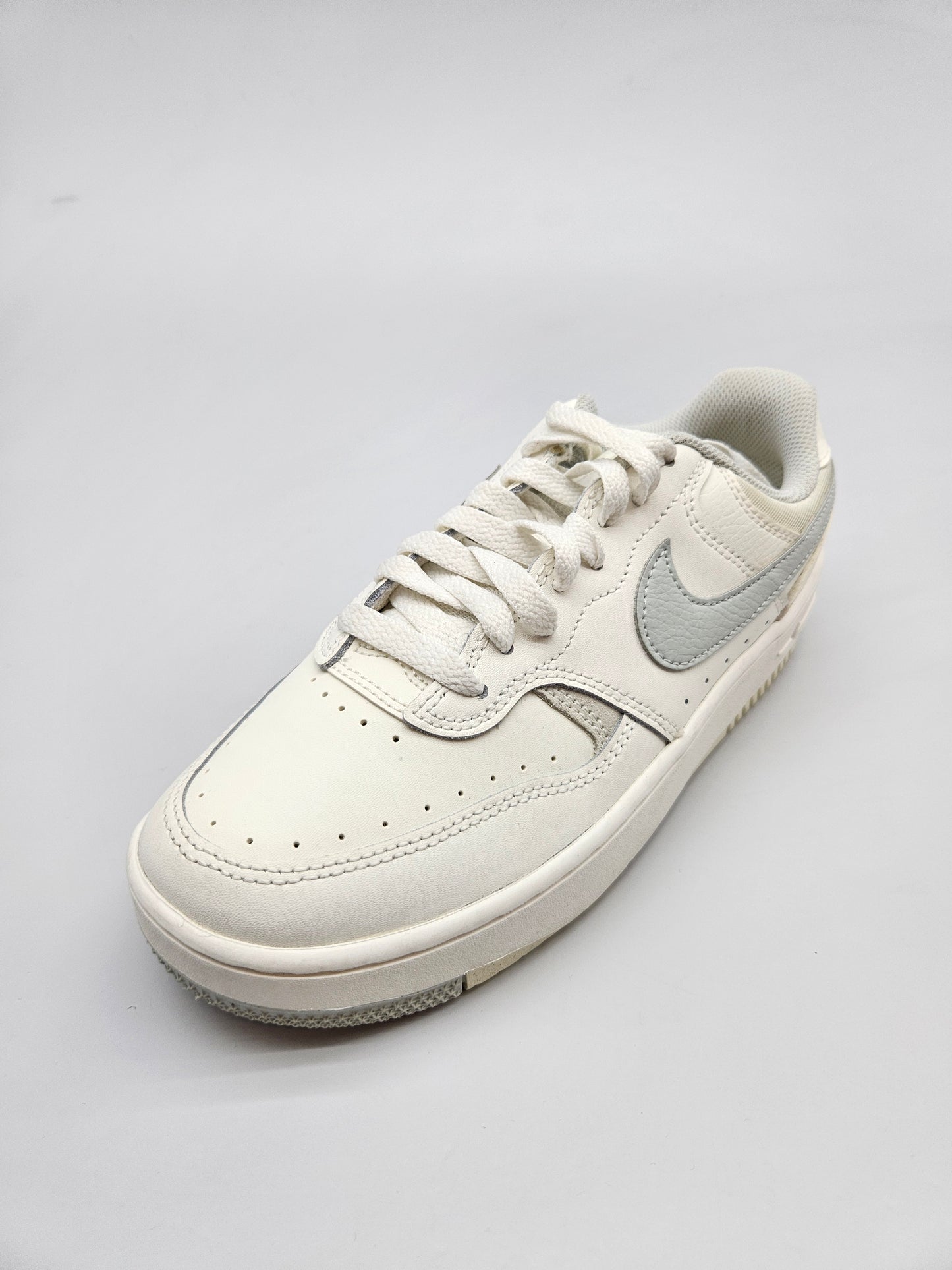 NIKE NOVI ORIGINAL PATIKI BR 38
