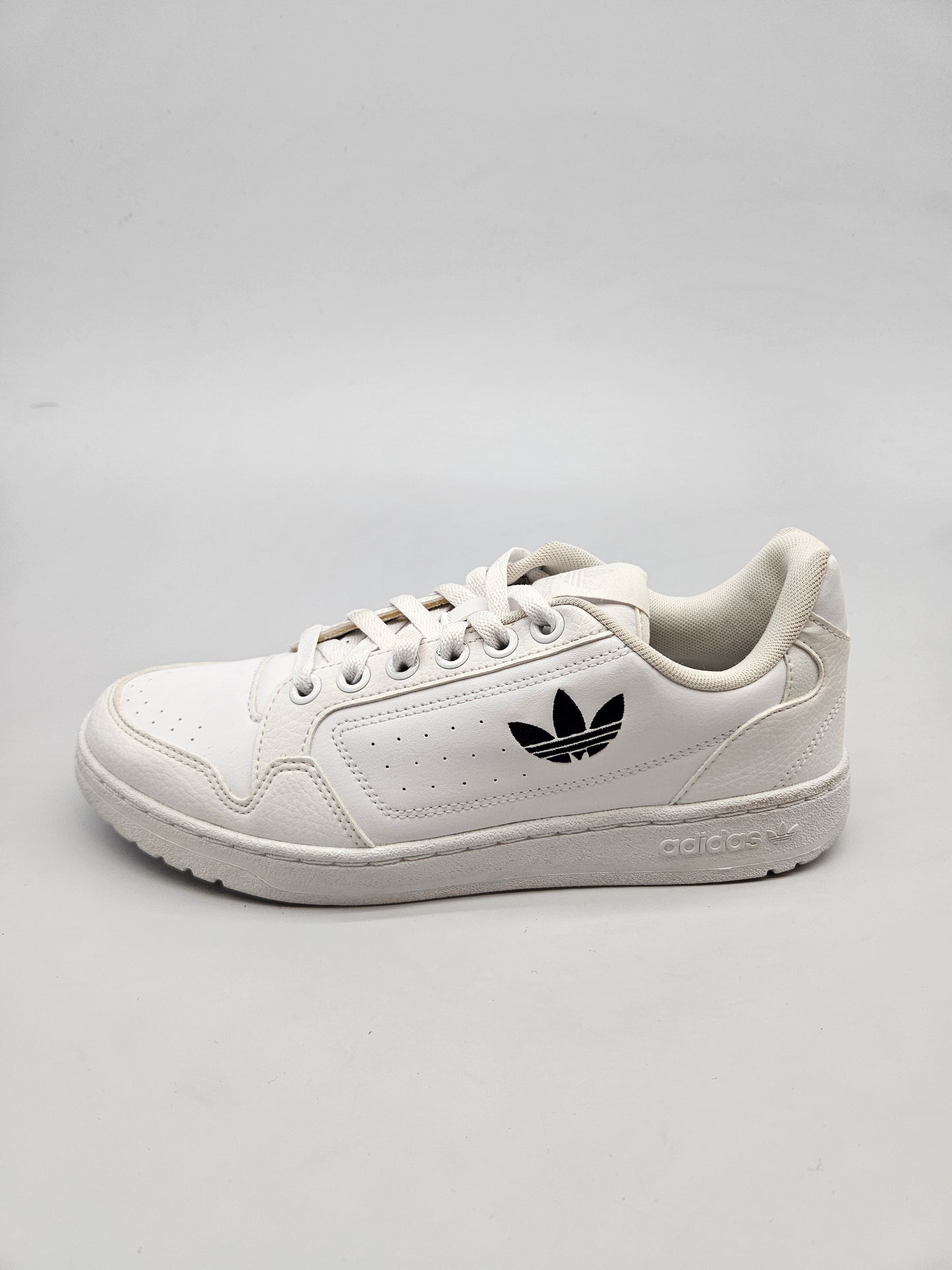 ADIDAS NOVI ORIGINAL PATIKI BR 40.5