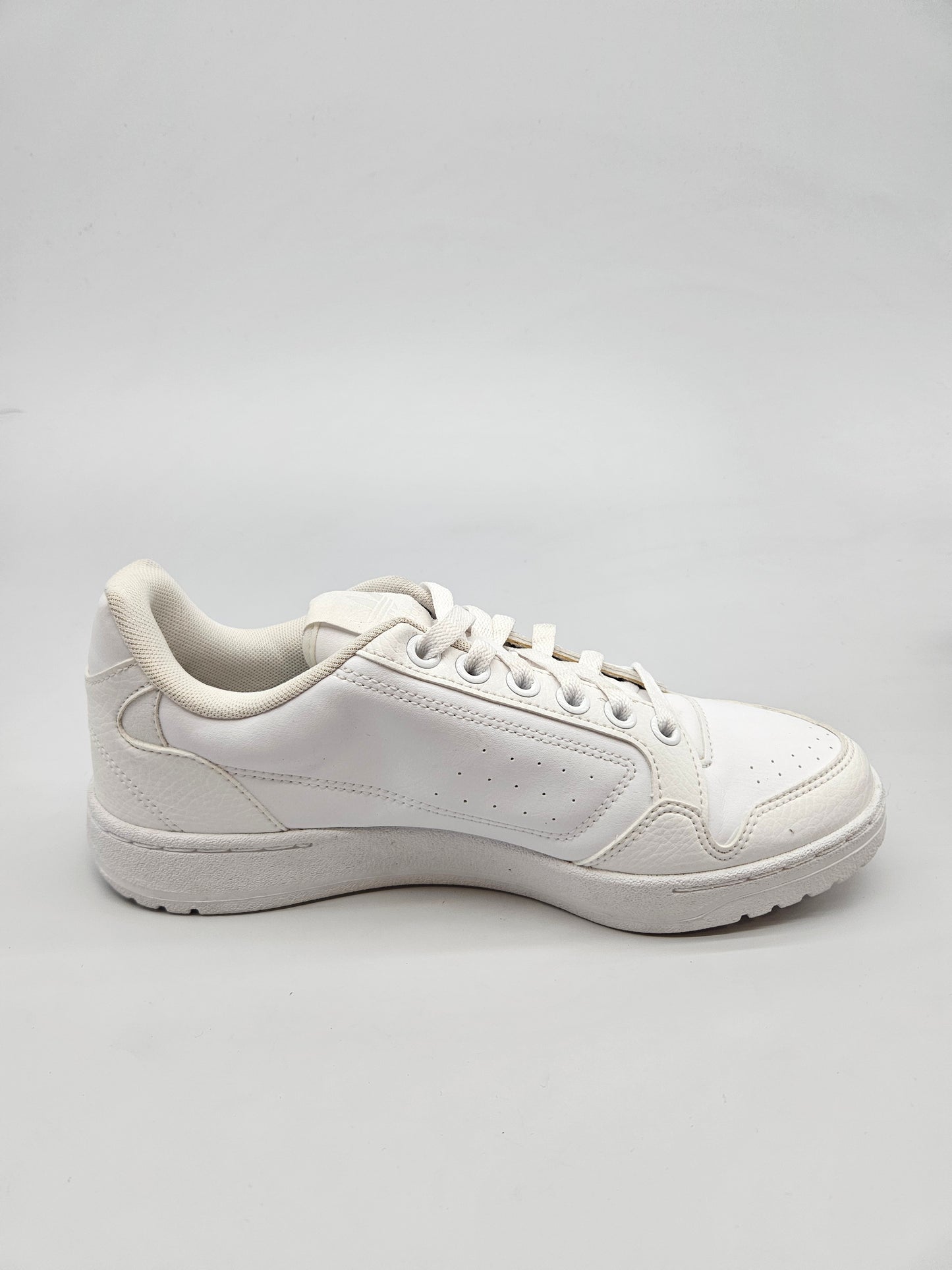 ADIDAS NOVI ORIGINAL PATIKI BR 40.5