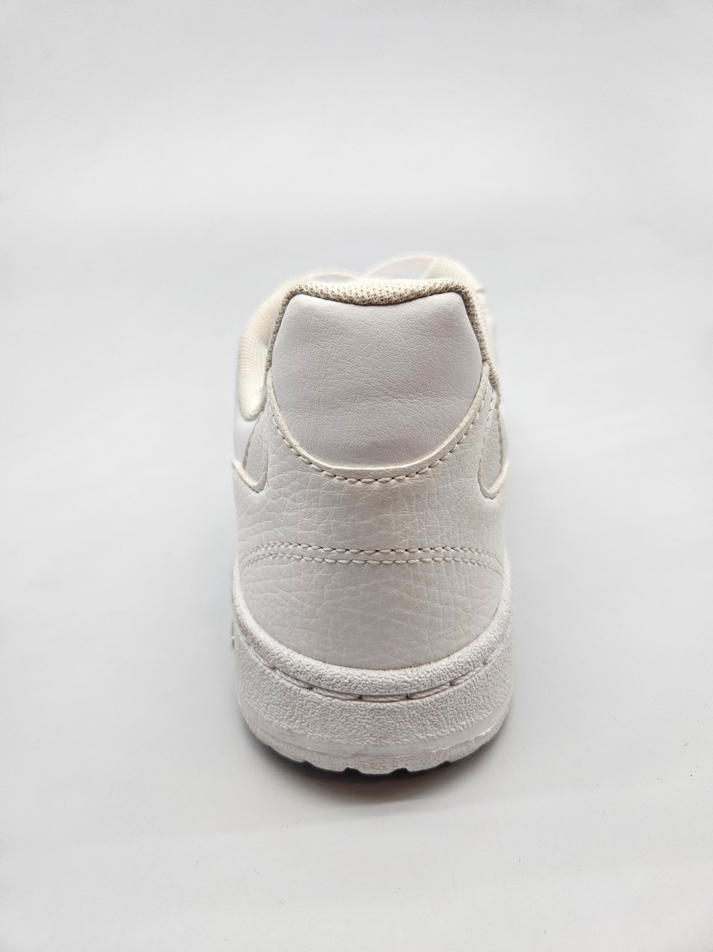 ADIDAS NOVI ORIGINAL PATIKI BR 40.5