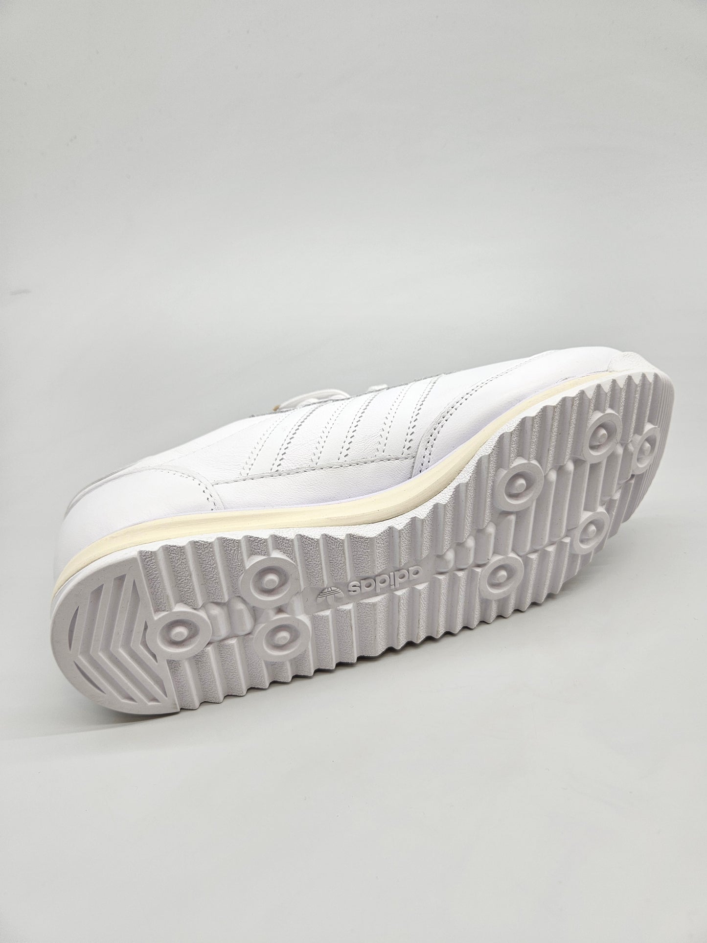 ADIDAS NOVI ORIGINAL PATIKI BR 42.5