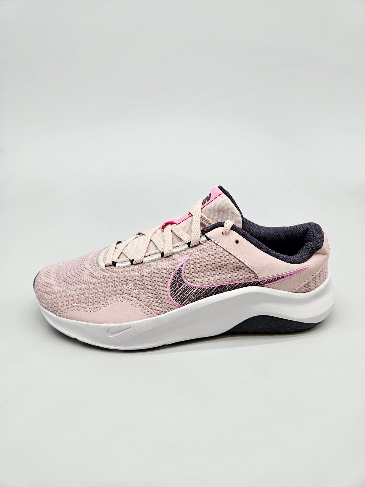 NIKE NOVI ORIGINAL PATIKI BR 40.5