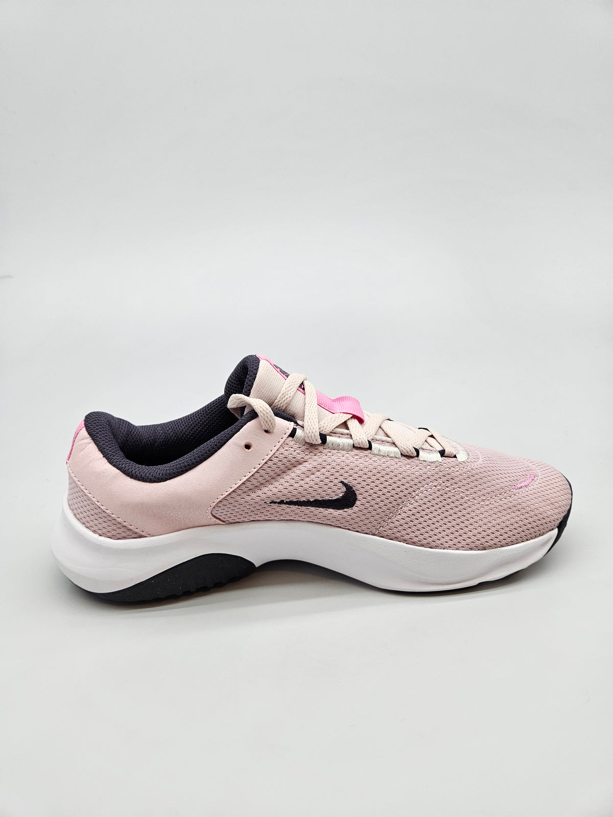 NIKE NOVI ORIGINAL PATIKI BR 40.5