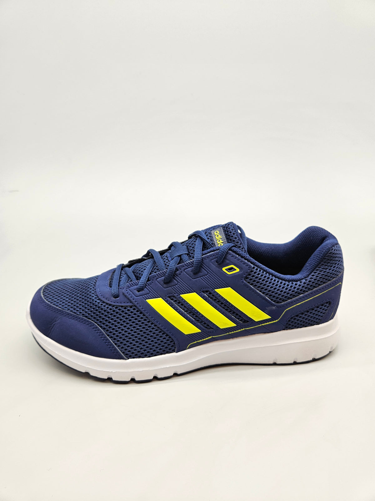 ADIDAS NOVI ORIGINAL PATIKI BR 44