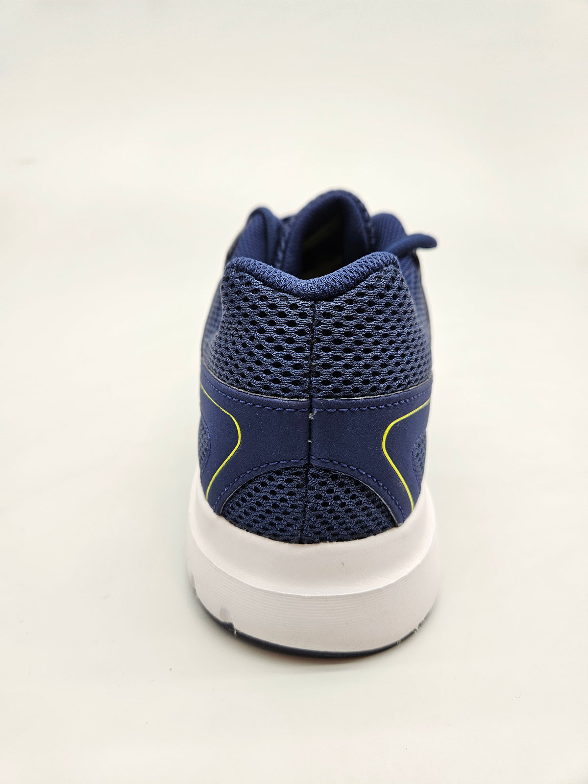 ADIDAS NOVI ORIGINAL PATIKI BR 44