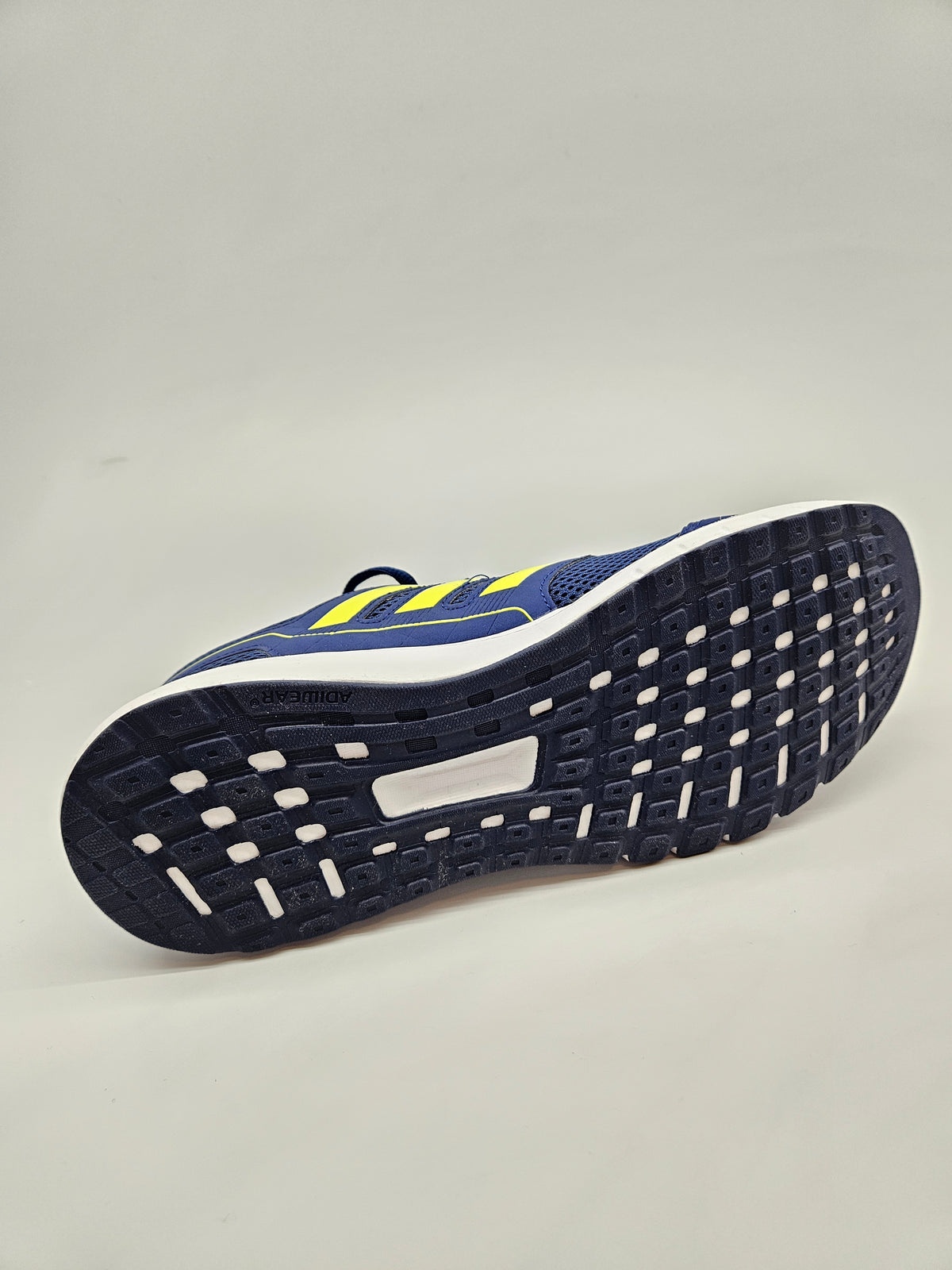 ADIDAS NOVI ORIGINAL PATIKI BR 44