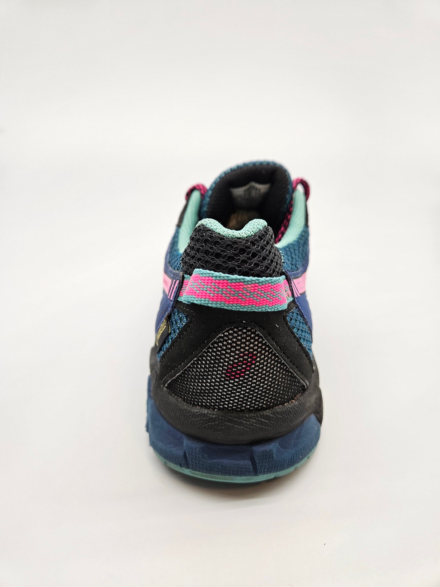 ASICS GORETEX ORIGINAL VODOTPORNI PATIKI BR 39.5