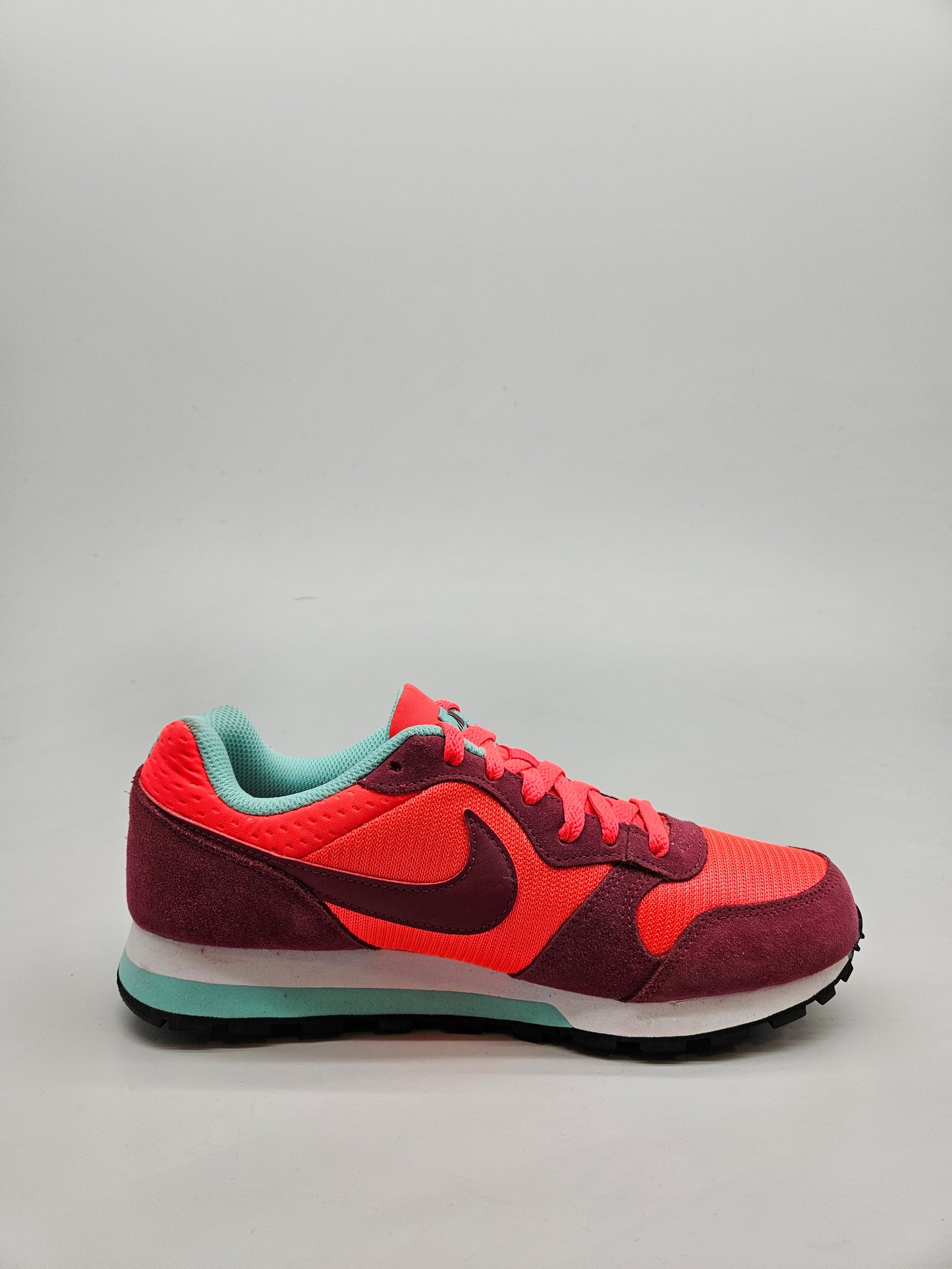NIKE NOVI ORIGINAL PATIKI BR 38