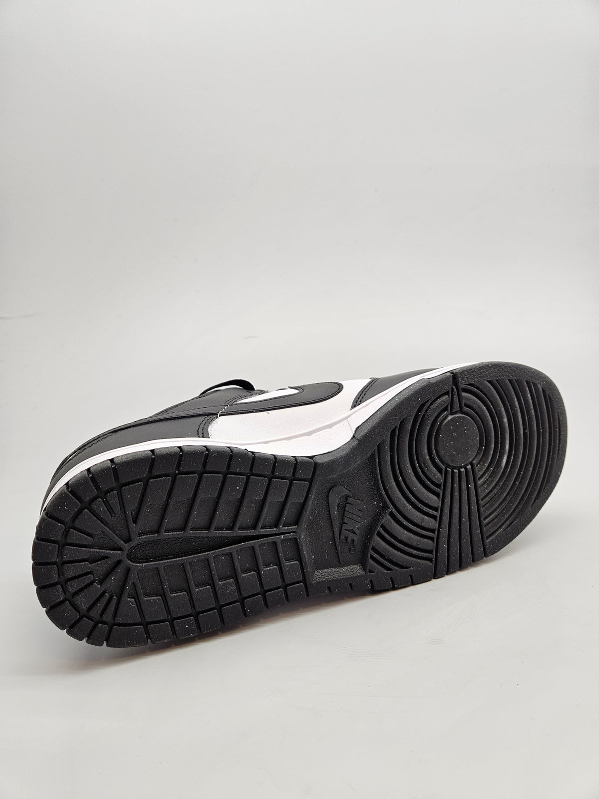 NIKE NOVI ORIGINAL PATIKI BR 43
