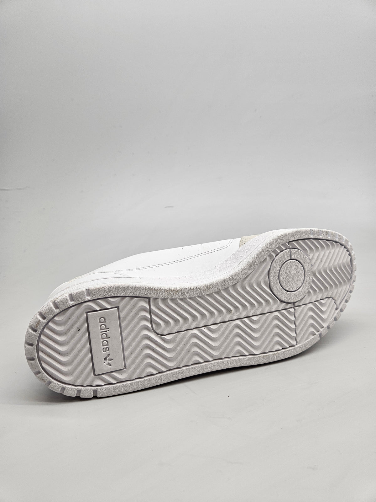 ADIDAS NOVI ORIGINAL PATIKI BR 43