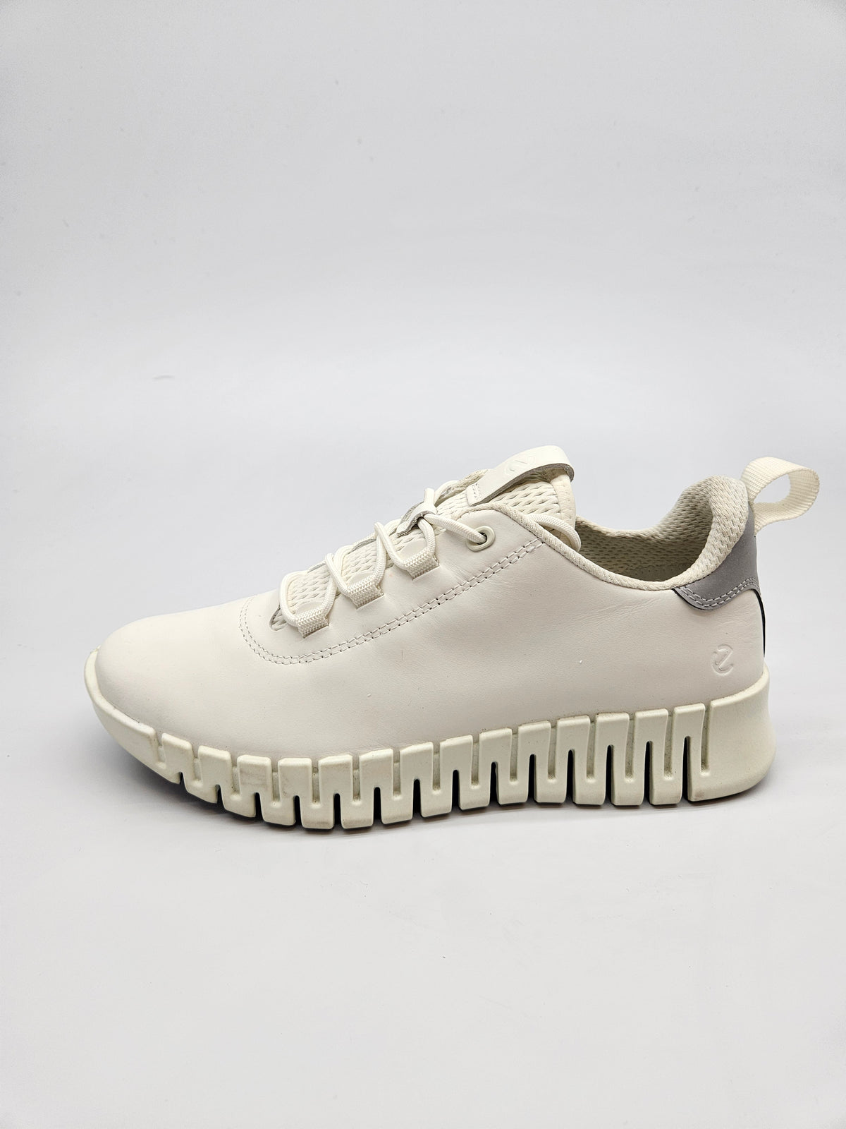 ECCO ORIGINAL KOZNI PATIKI BR 38