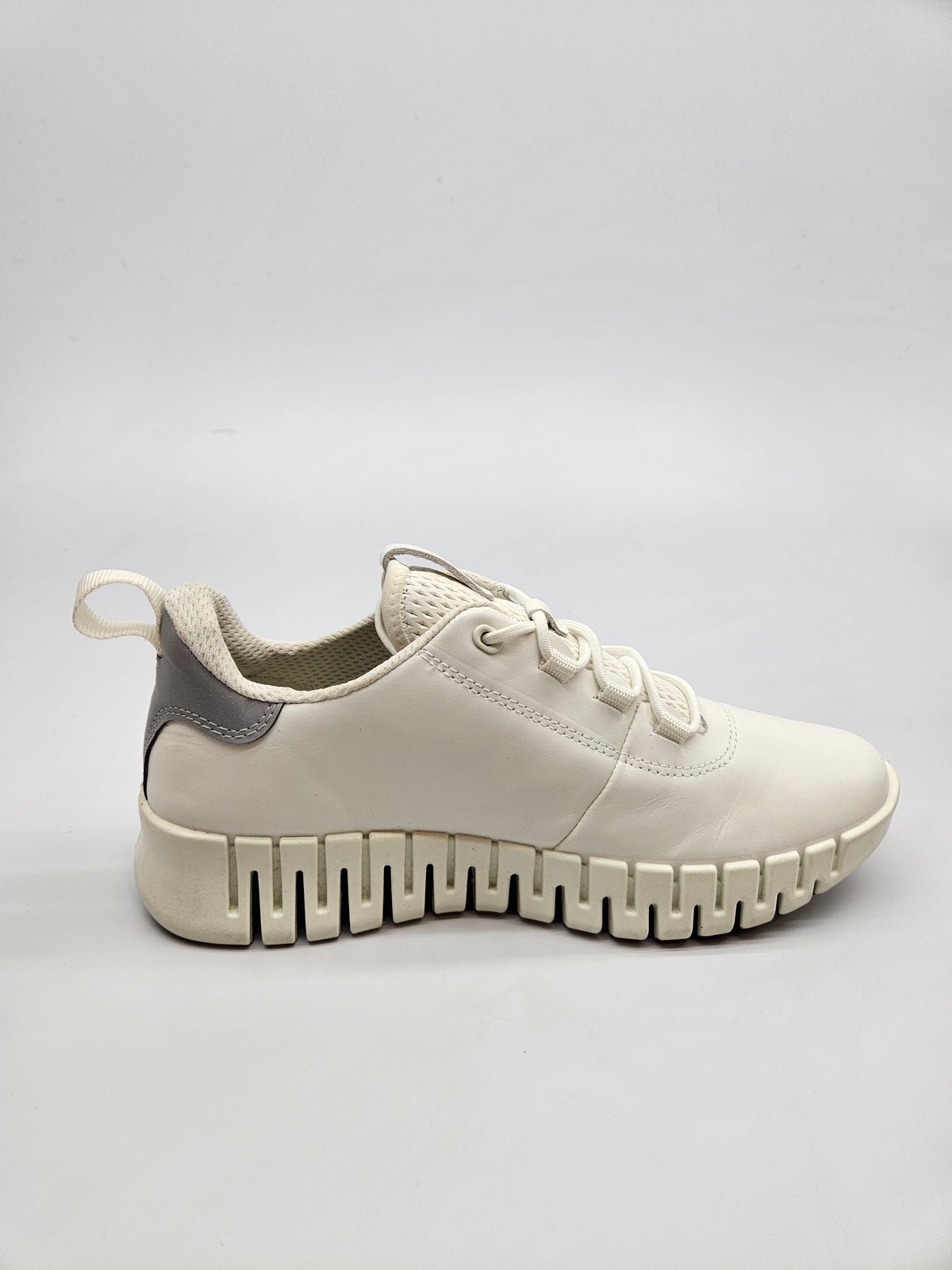 ECCO ORIGINAL KOZNI PATIKI BR 38