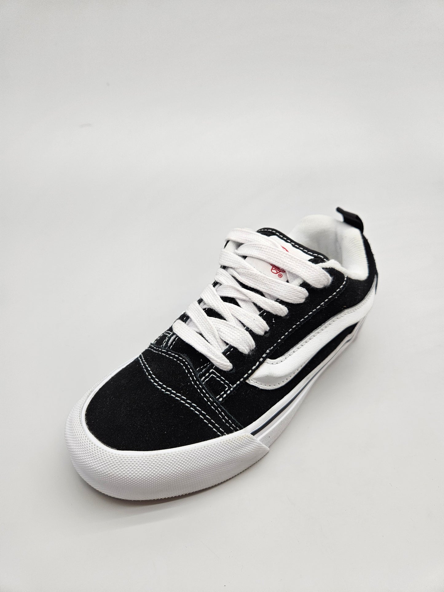 VANS NOVI ORIGINAL PATIKI BR 36