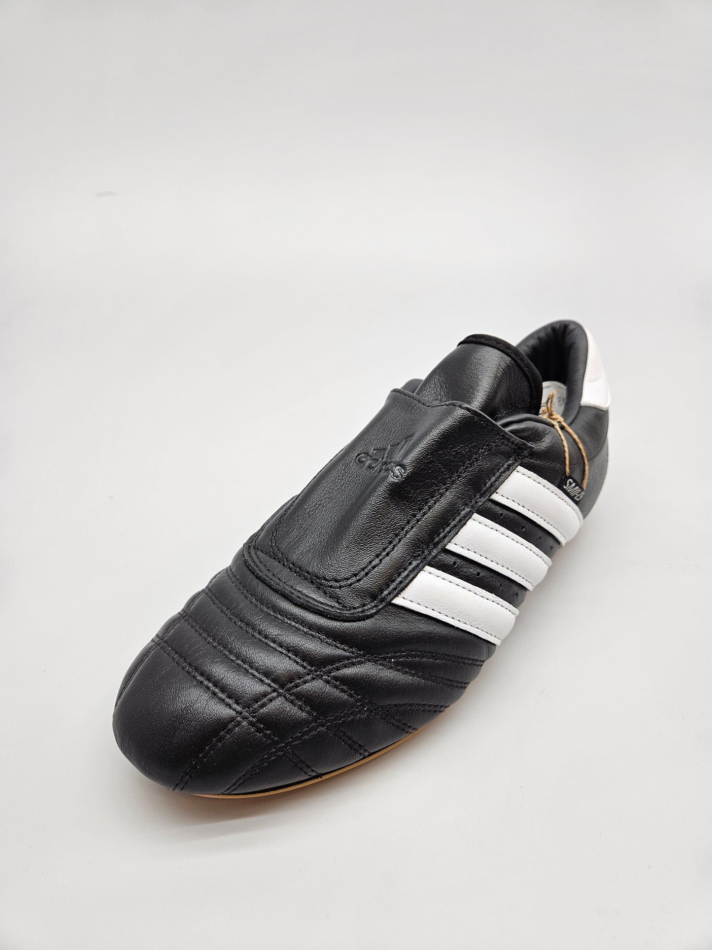 ADIDAS NOVI ORIGINAL PATIKI BR 40