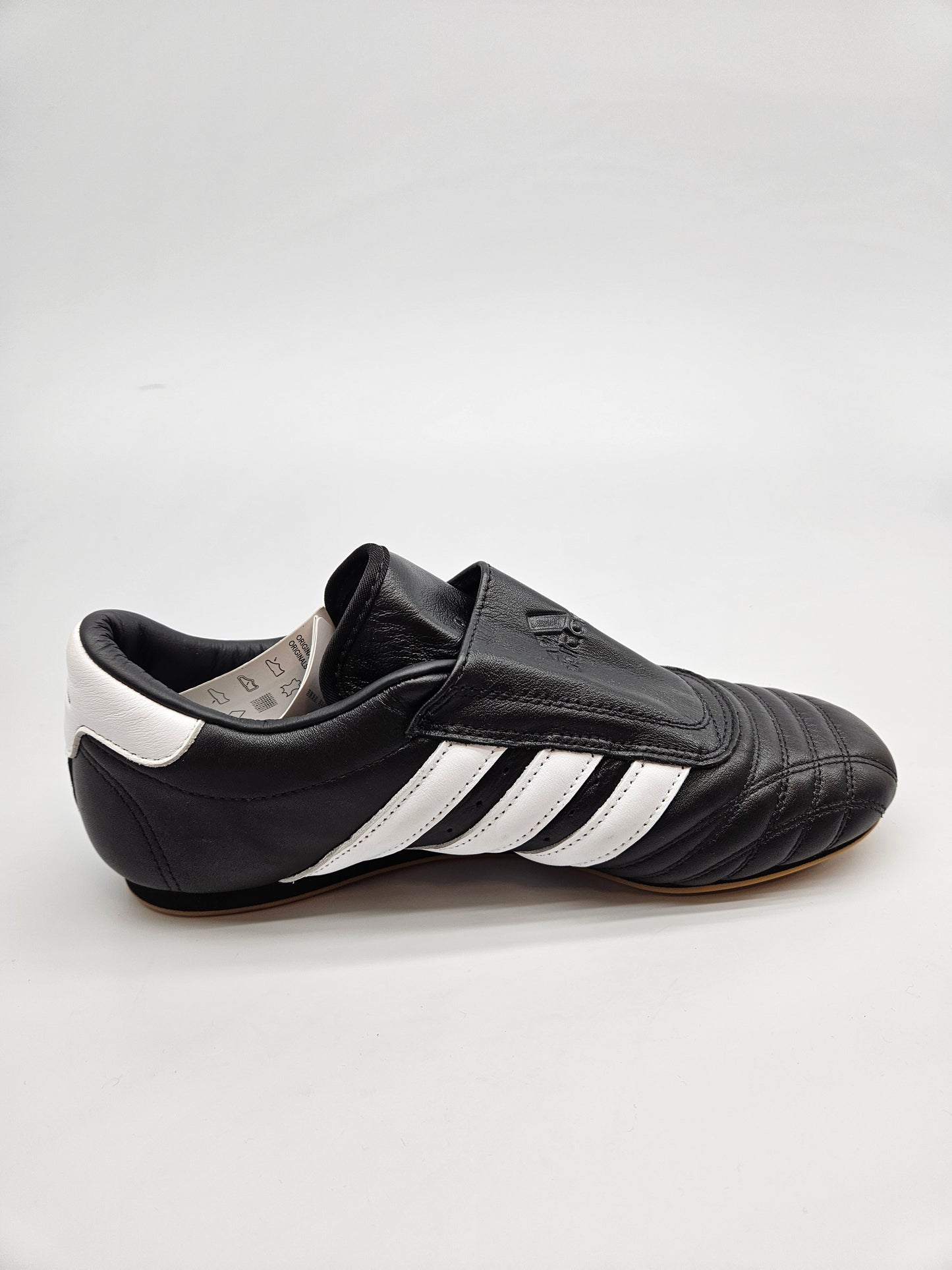 ADIDAS NOVI ORIGINAL PATIKI BR 40