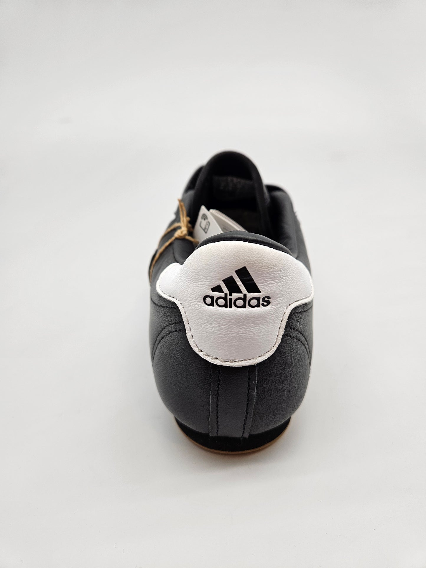 ADIDAS NOVI ORIGINAL PATIKI BR 40