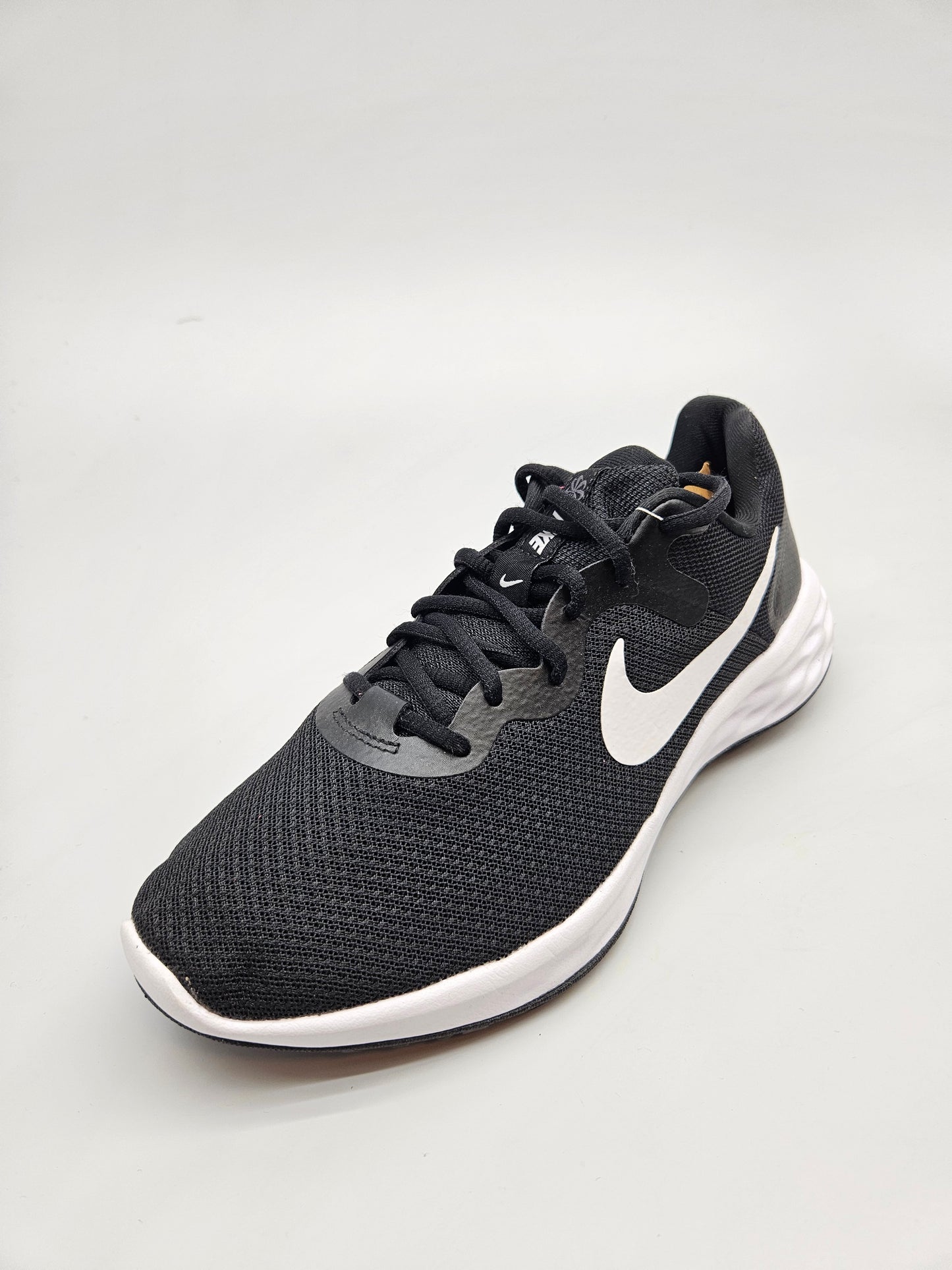 NIKE NOVI ORIGINAL PATIKI BR 42.5