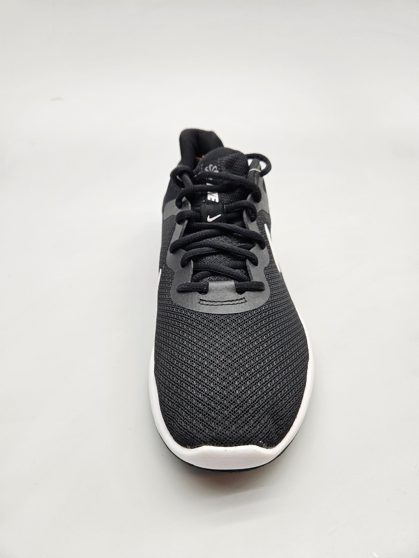 NIKE NOVI ORIGINAL PATIKI BR 42.5