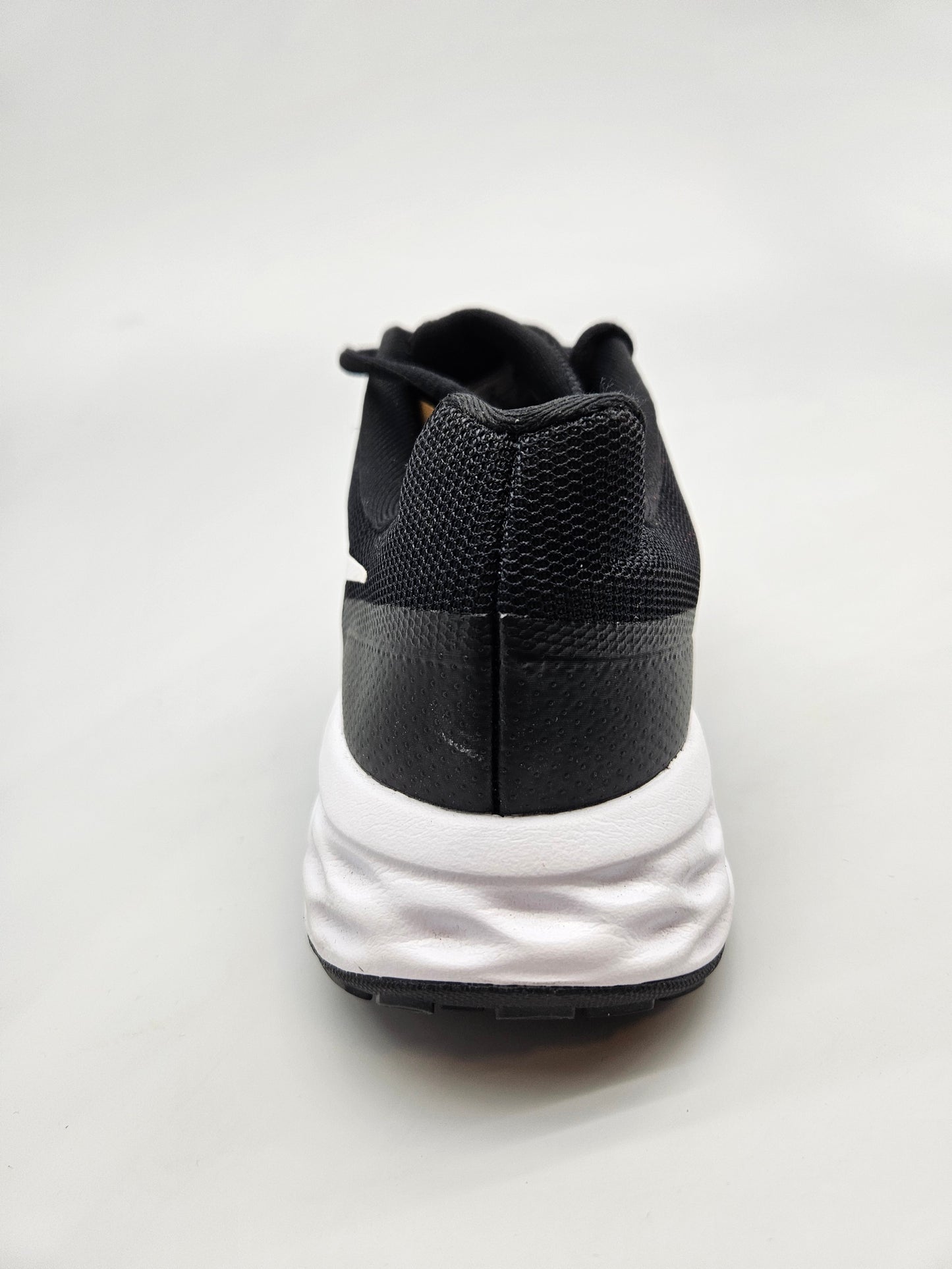 NIKE NOVI ORIGINAL PATIKI BR 42.5