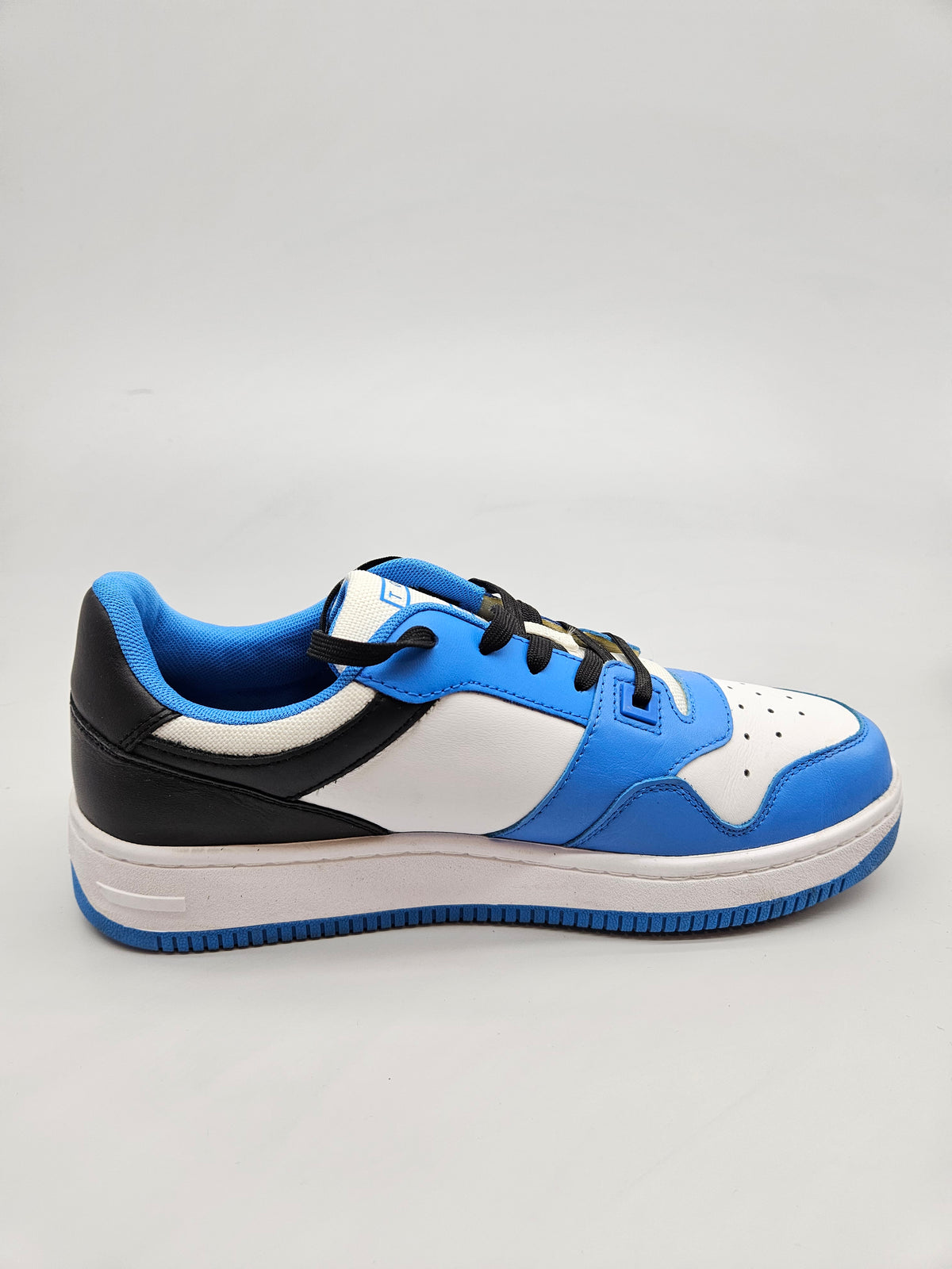 TOMMY HILFIGER ORIGINAL PATIKI BR 40