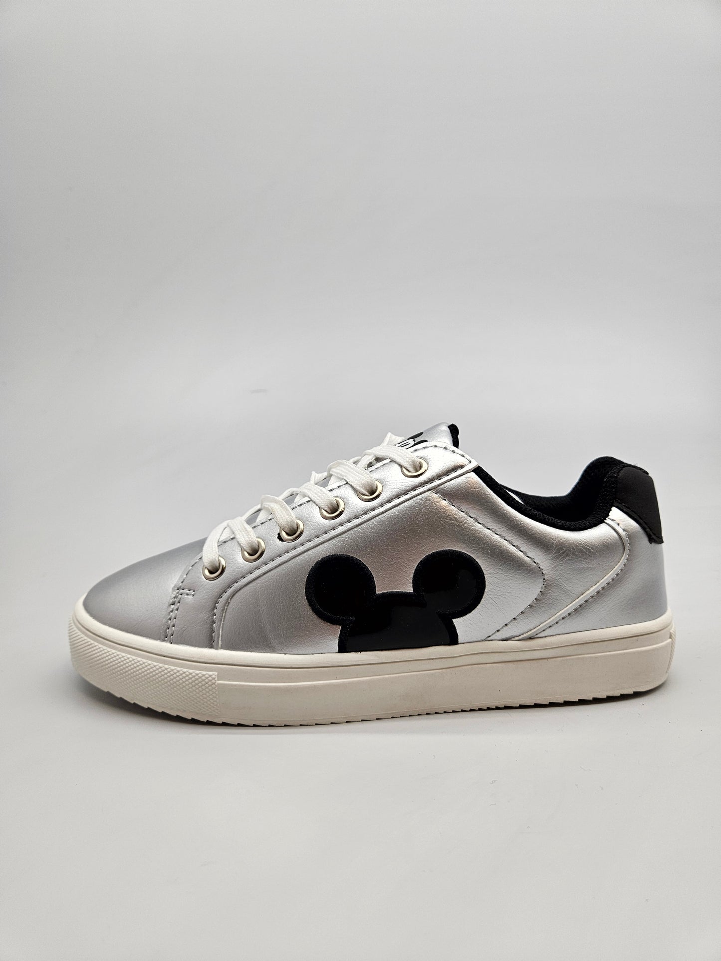 DISNEY NOVI ORIGINAL PATIKI BR 38