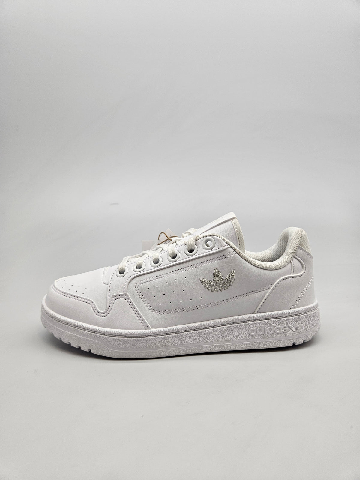 ADIDAS NOVI ORIGINAL PATIKI BR 37