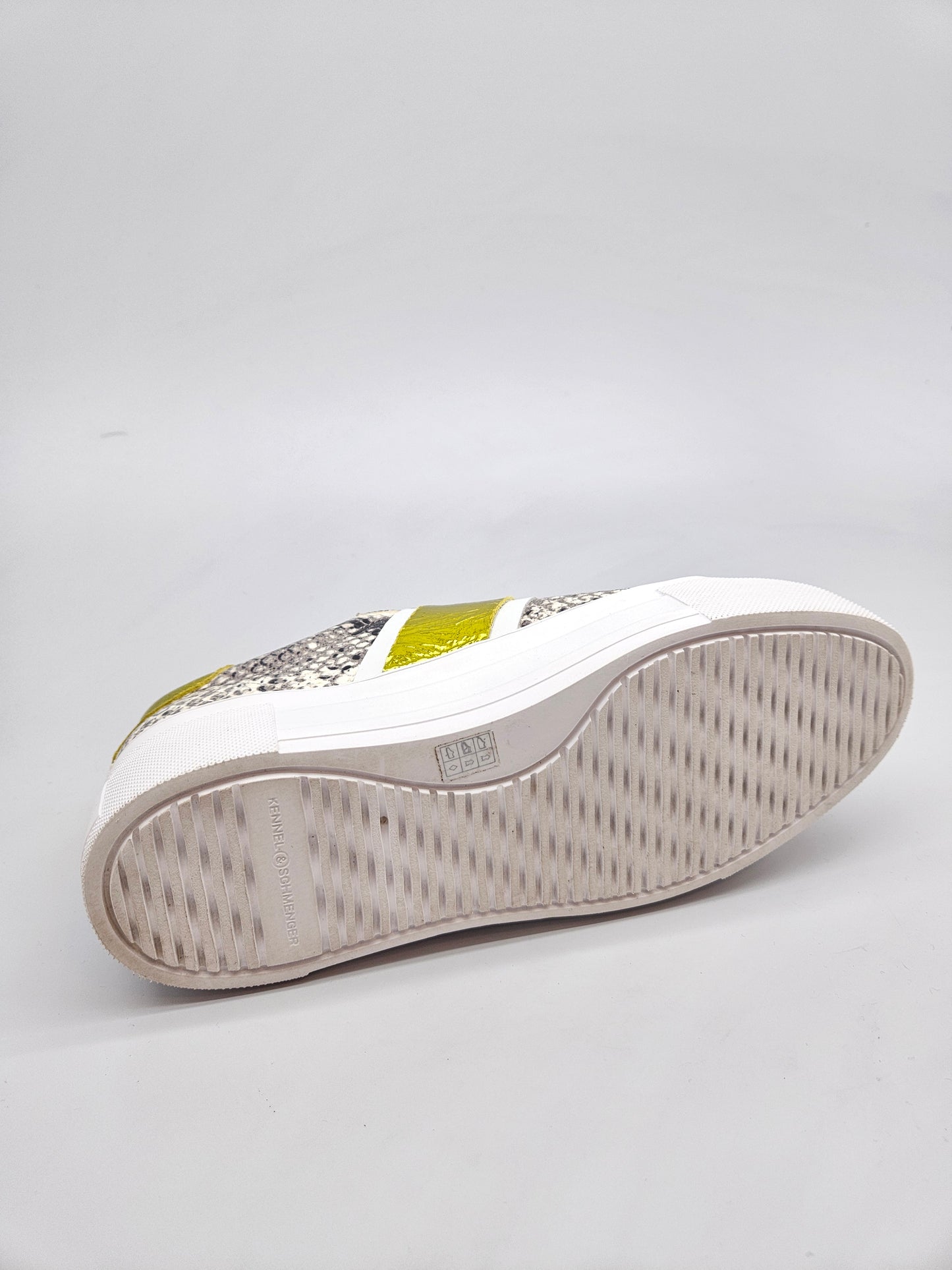 KENNEL SHMENGER ORIGINAL KOZNI PATIKI BR 39