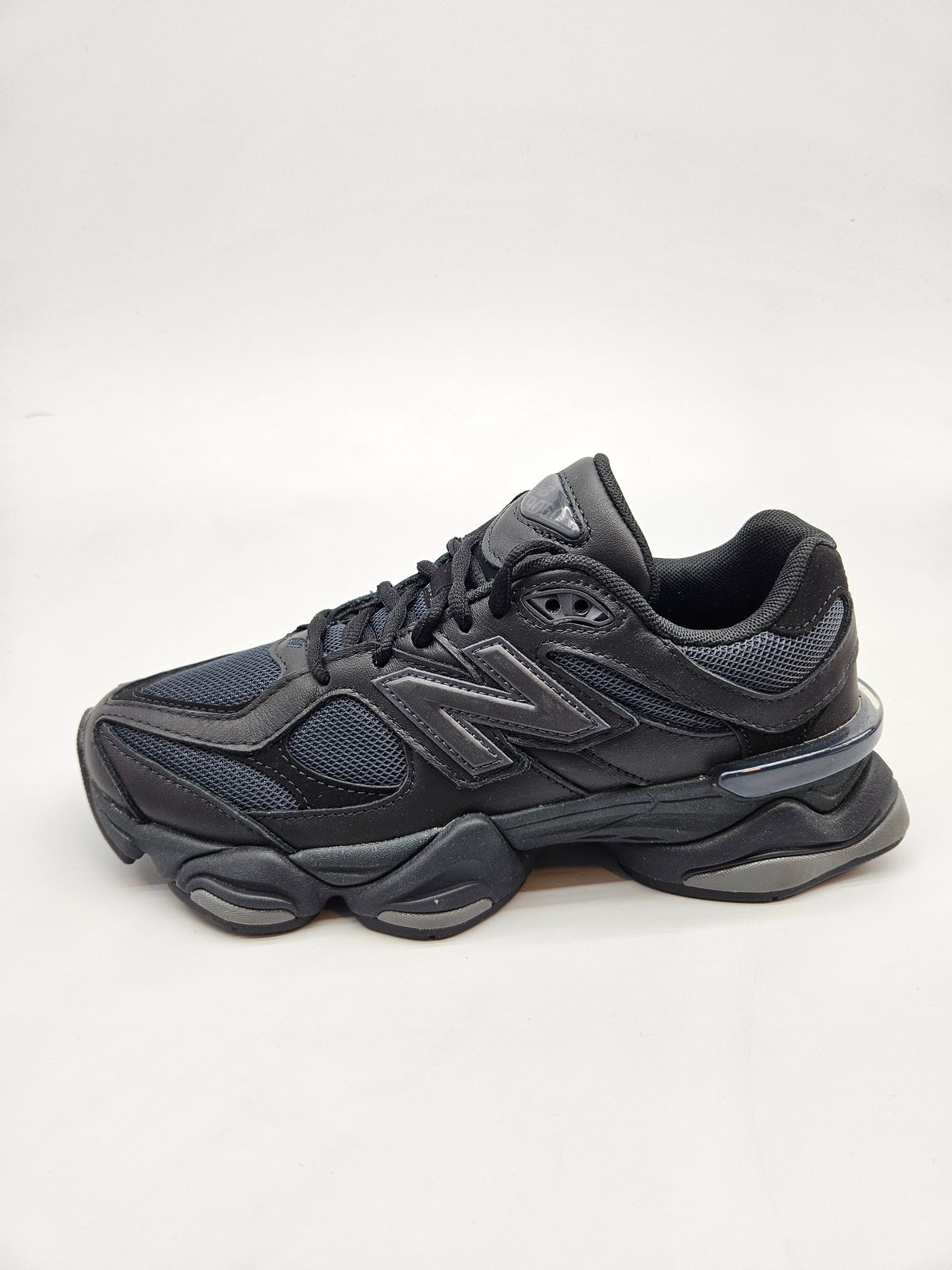 NEW BALANCE ORIGINAL PATIKI 39.5