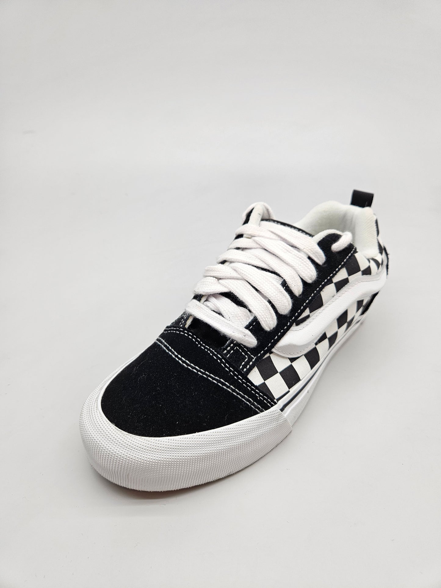 VANS NOVI ORIGINAL PATIKI BR 39
