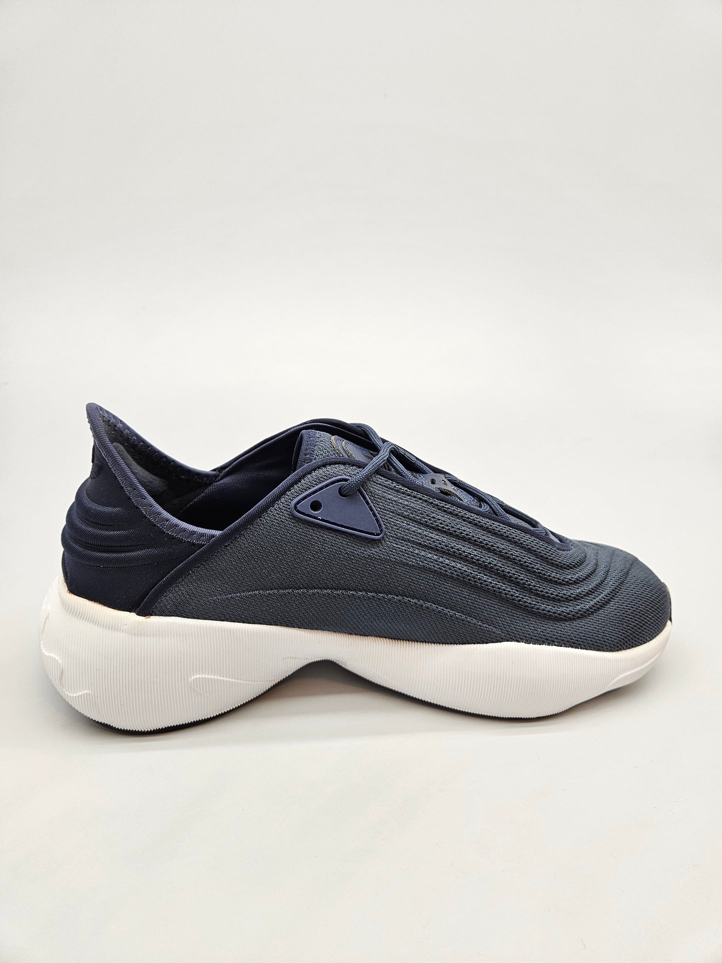 ADIDAS NOVI ORIGINAL PATIKI BR 42.5