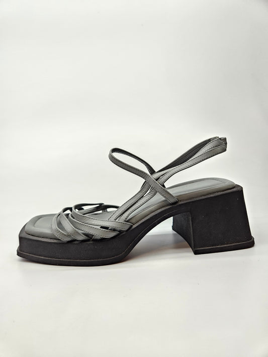 VAGABOND ORIGINAL KOZNI SANDALI BR 40