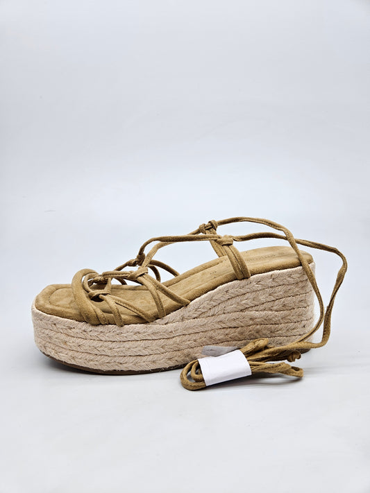 STRADIVARIUS NOVI ORIGINAL SANDALI BR 35