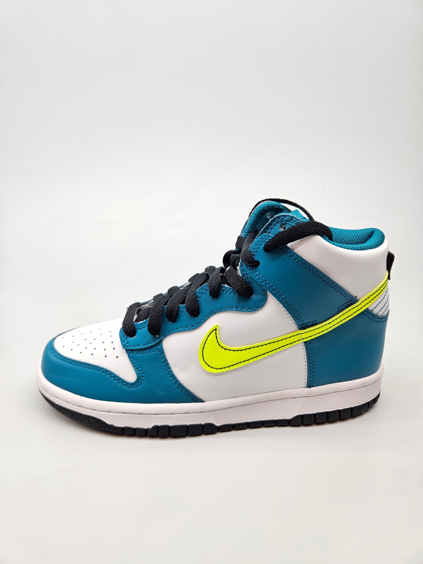 NIKE NOVI ORIGINAL PATIKI BR 38