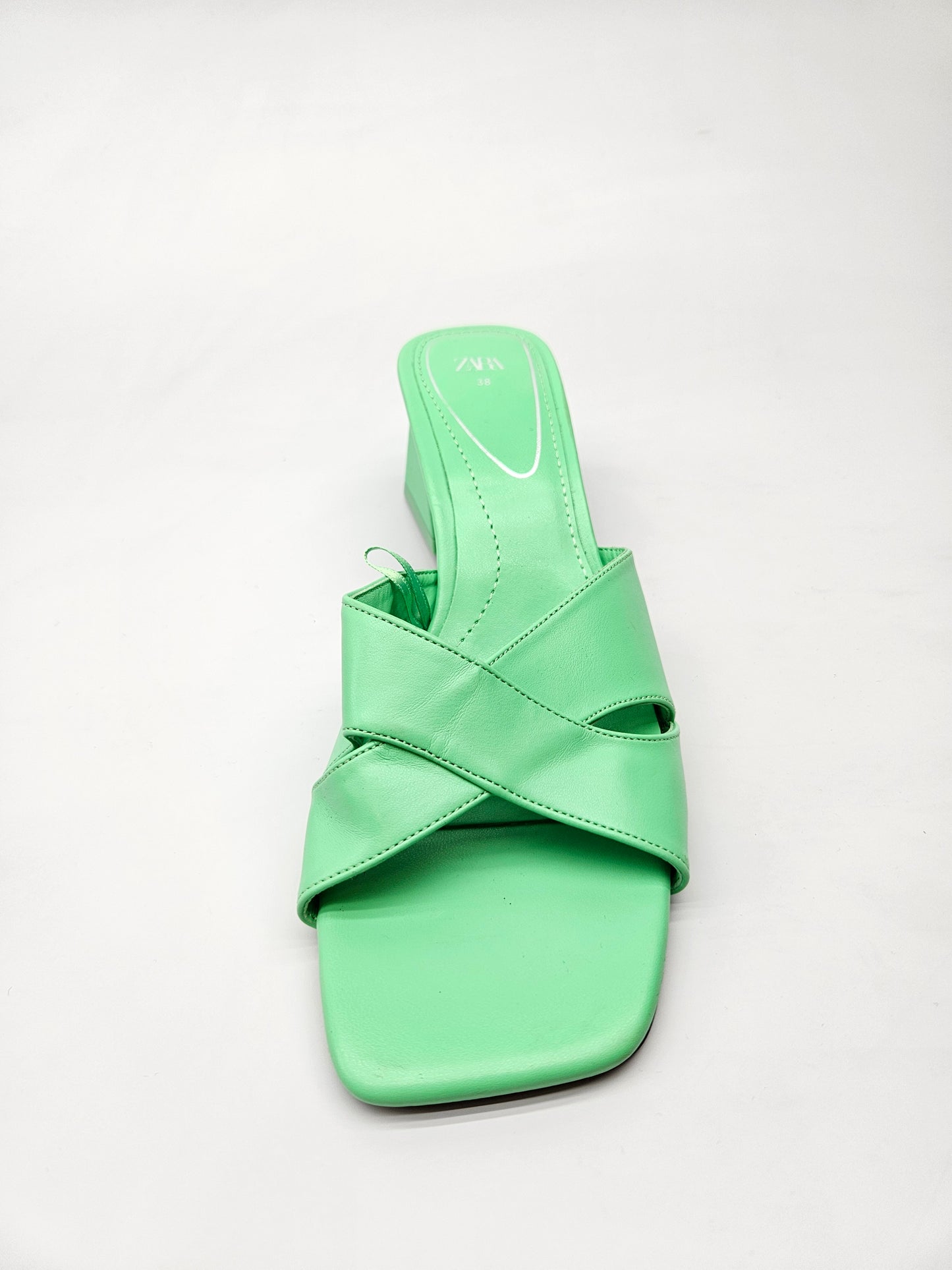 ZARA NOVI ORIGINAL VLECKI BR 38