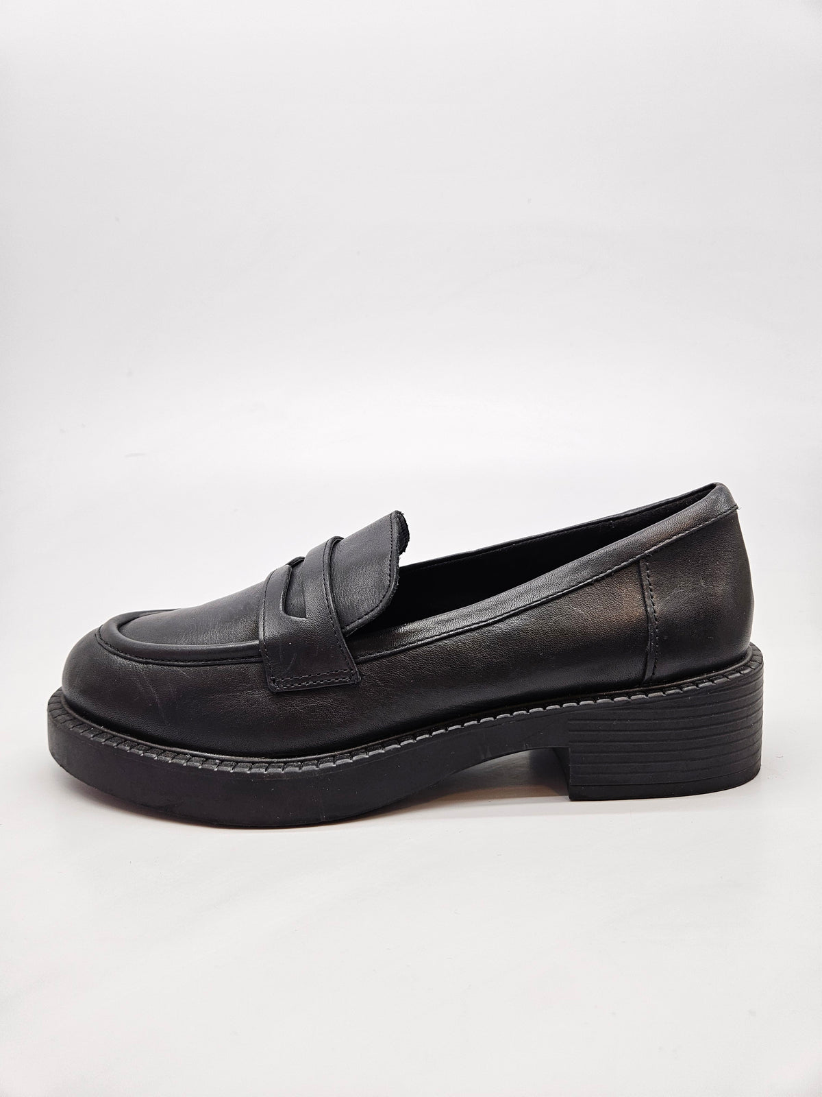 ALDO NOVI ORIGINAL KOZNI CEVLI BR 39