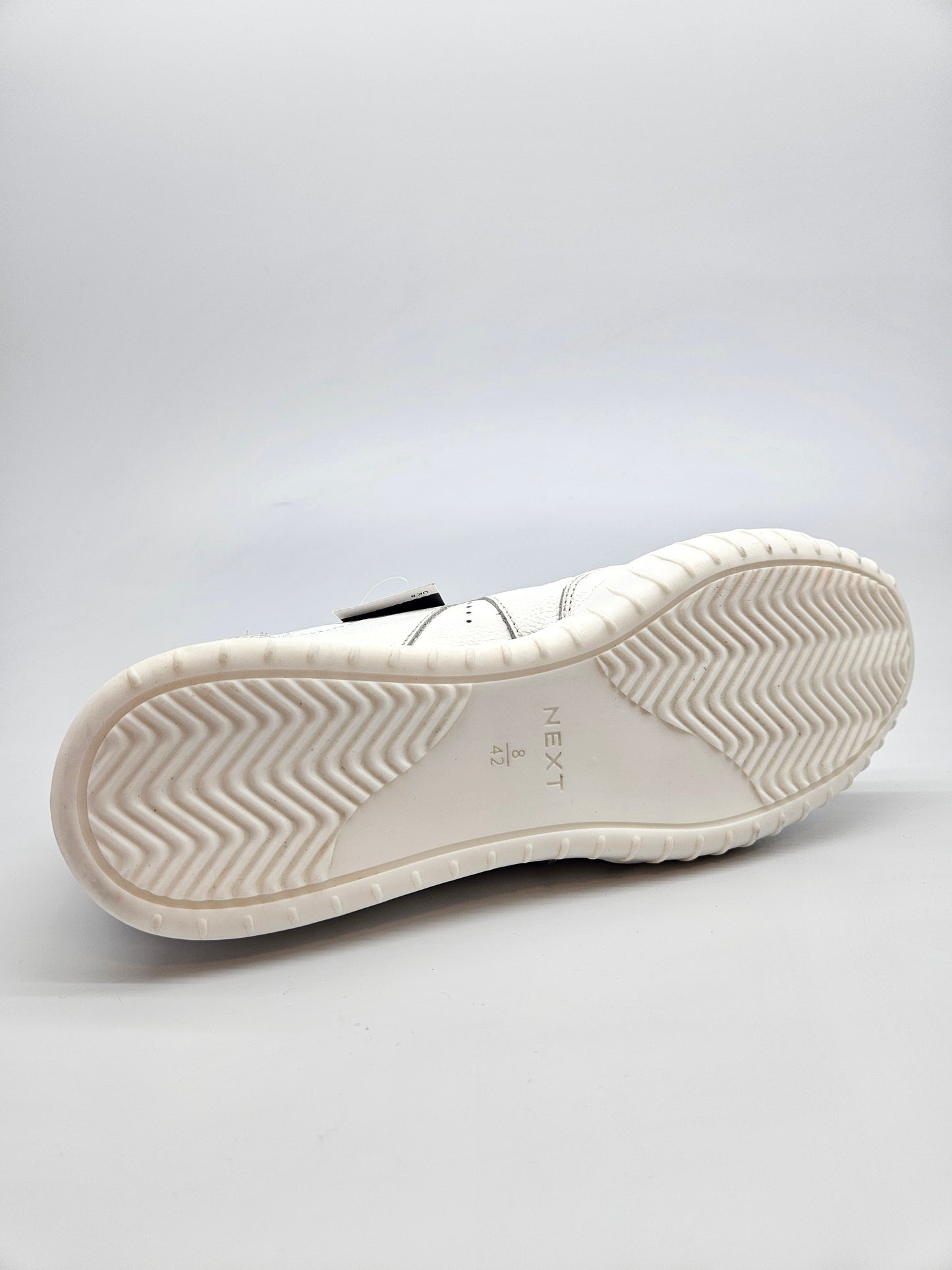NEXT NOVI ORIGINAL KOZNI PATIKI BR 42