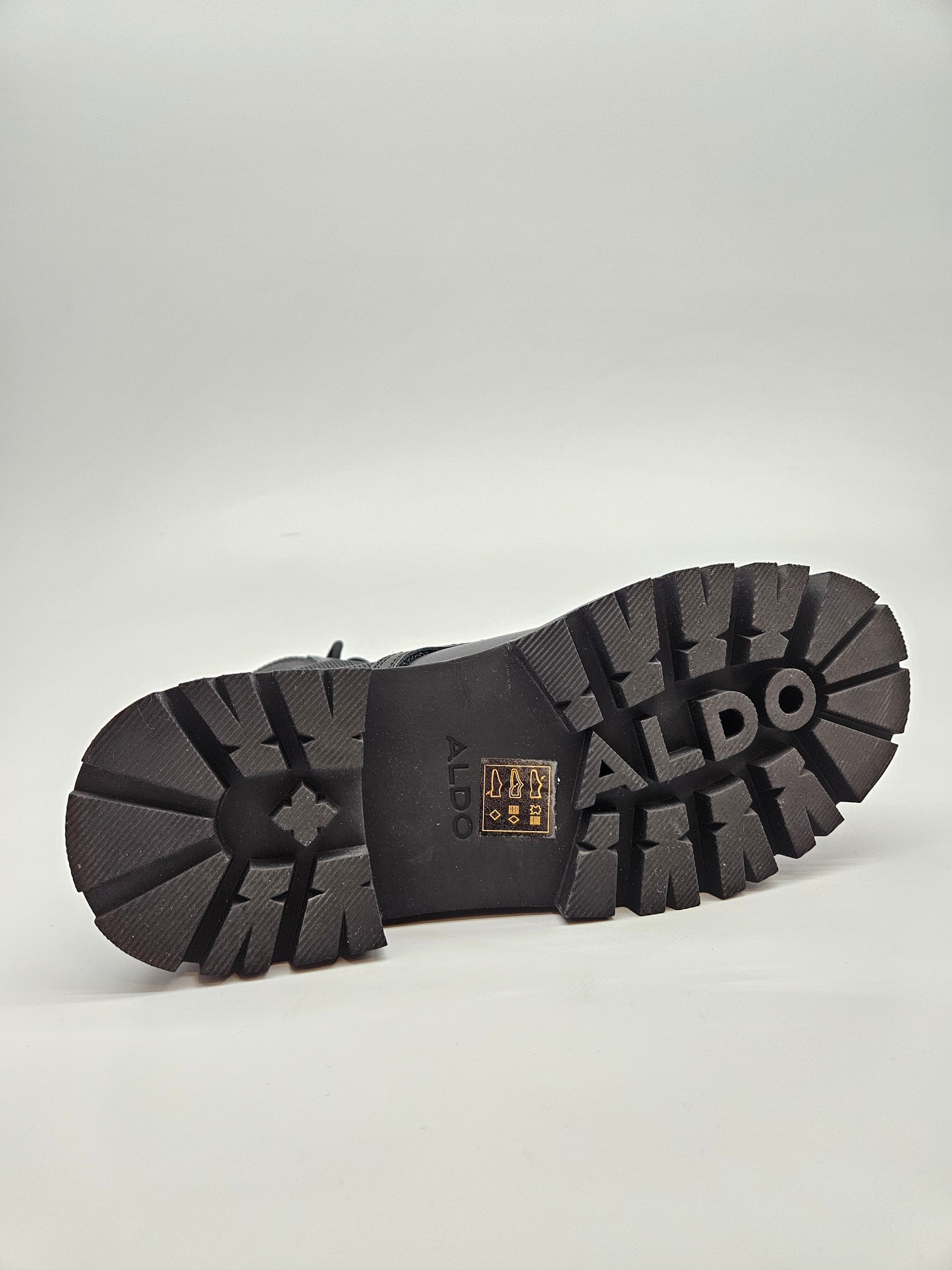 ALDO ORIGINAL KOZNI CIZMI BR 38