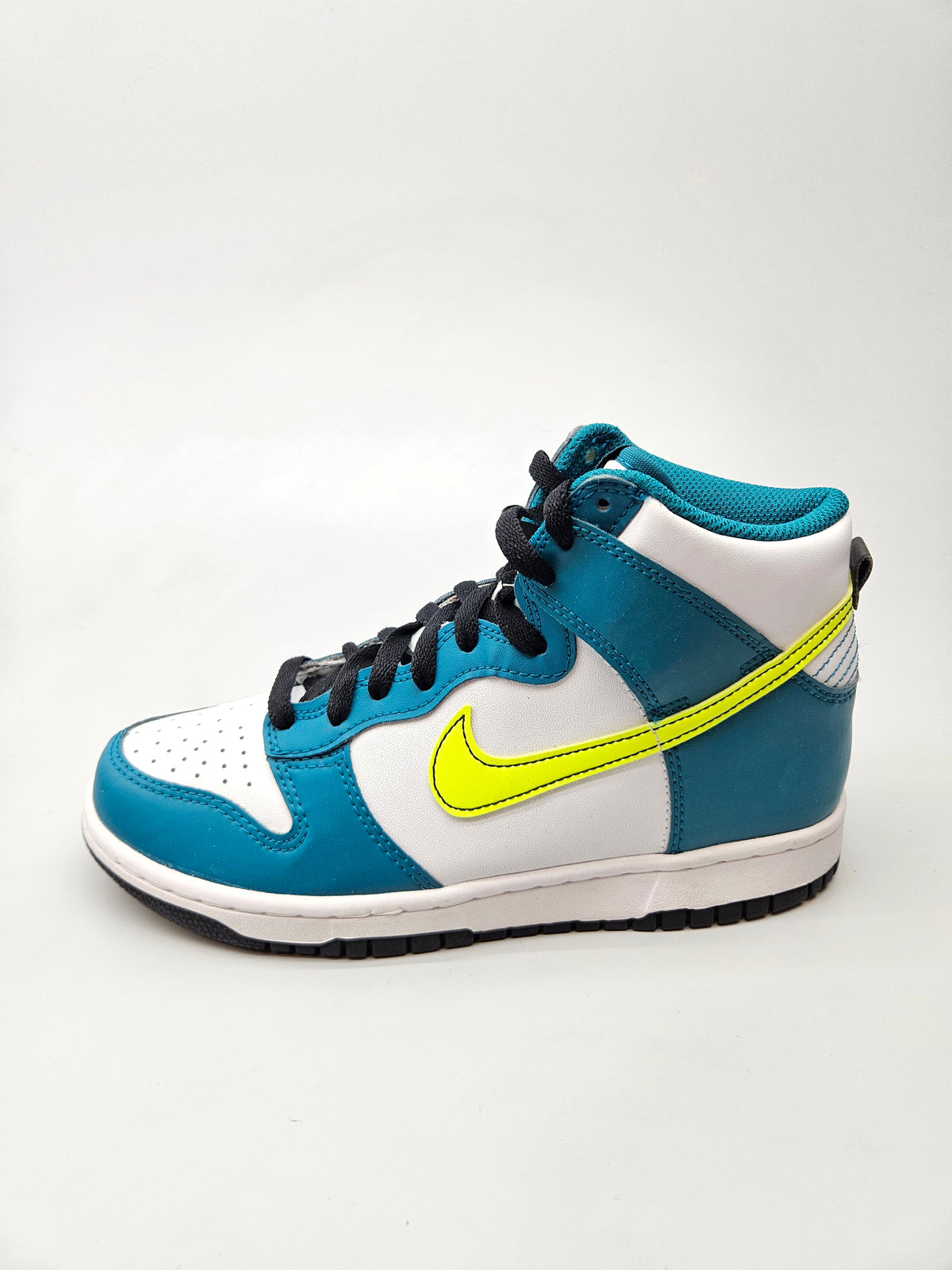 NIKE ORIGINAL NOVI PATIKI BR 38.5