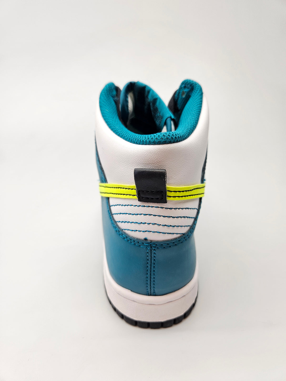 NIKE ORIGINAL NOVI PATIKI BR 38.5