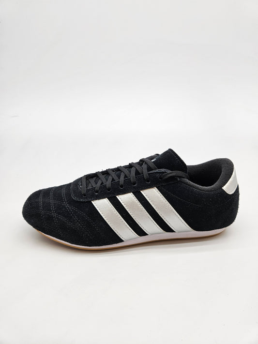 ADIDAS NOVI ORIGINAL PATIKI BR 41