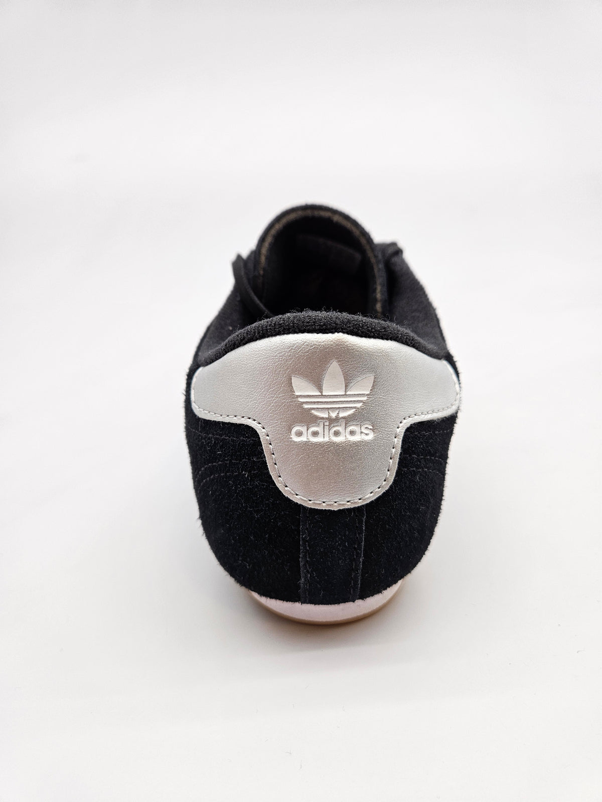 ADIDAS NOVI ORIGINAL PATIKI BR 41