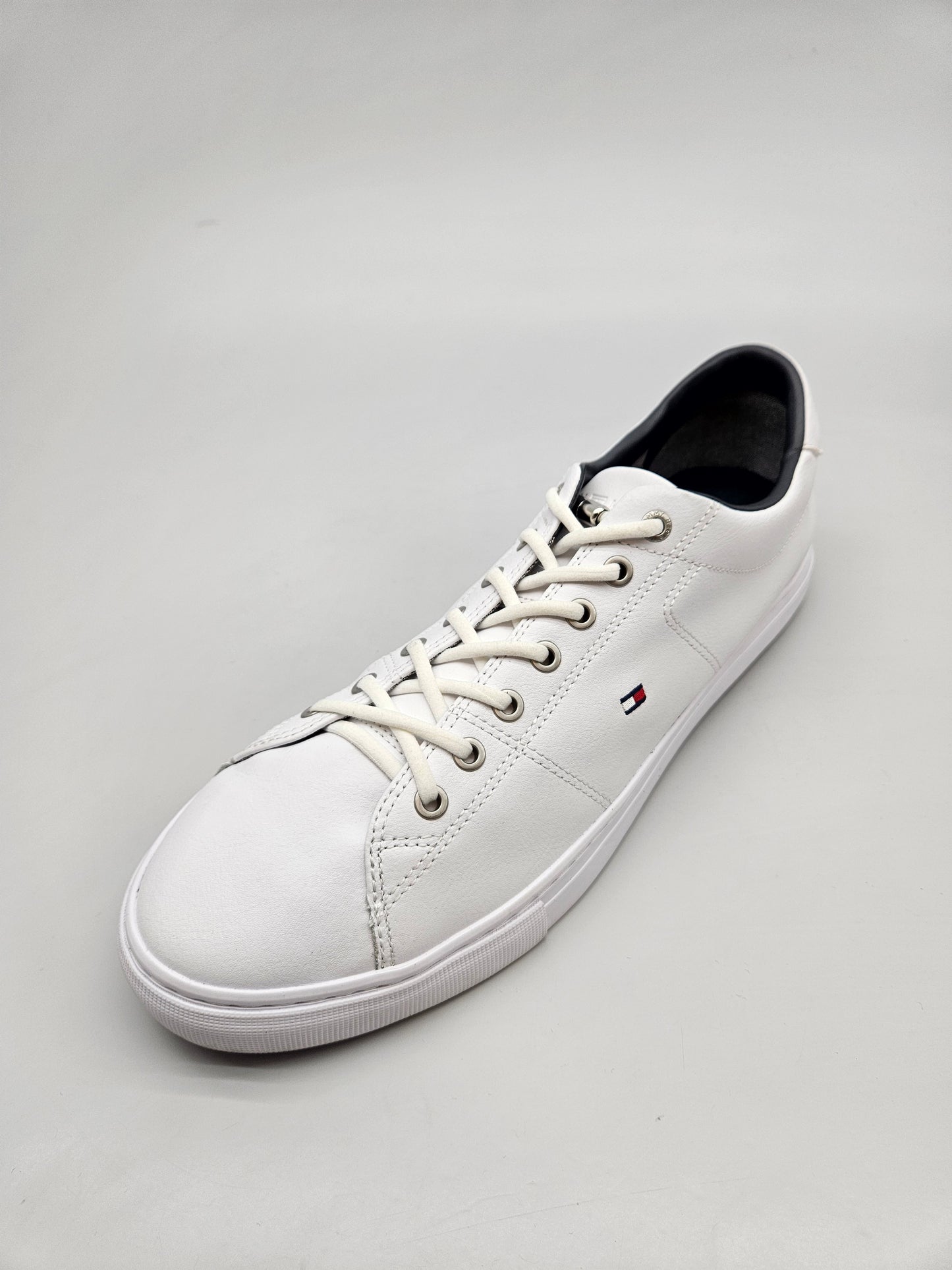 TOMMY HILFIGER ORIGINAL KOZNI PATIKI BR 46