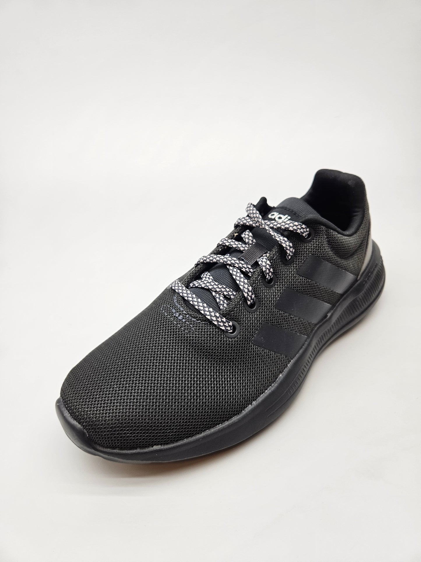 ADIDAS NOVI ORIGINAL PATIKI BR 39