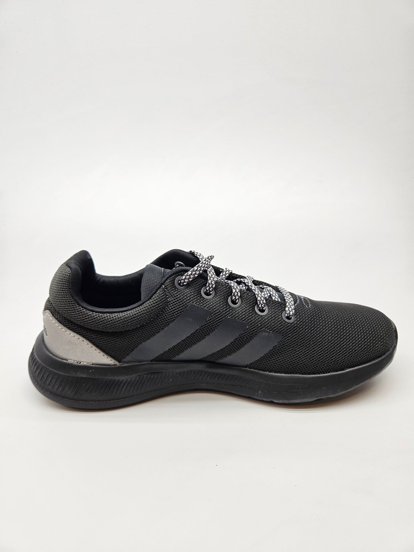 ADIDAS NOVI ORIGINAL PATIKI BR 39