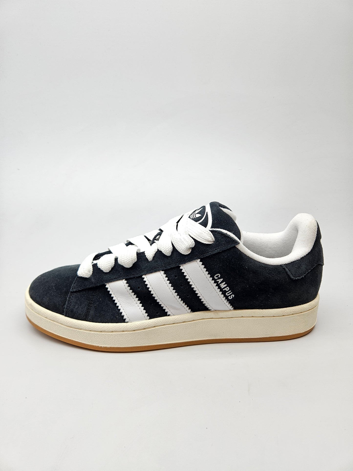 ADIDAS NOVI ORIGINAL PATIKI BR 43