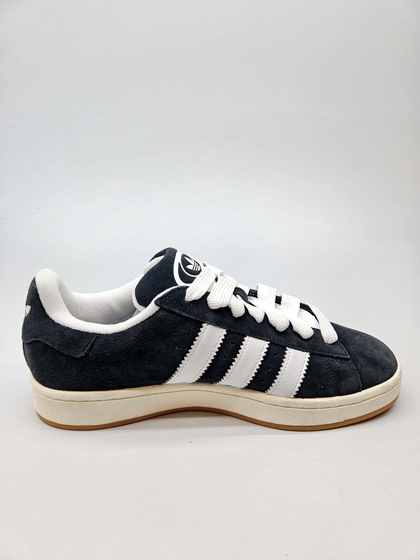 ADIDAS NOVI ORIGINAL PATIKI BR 43