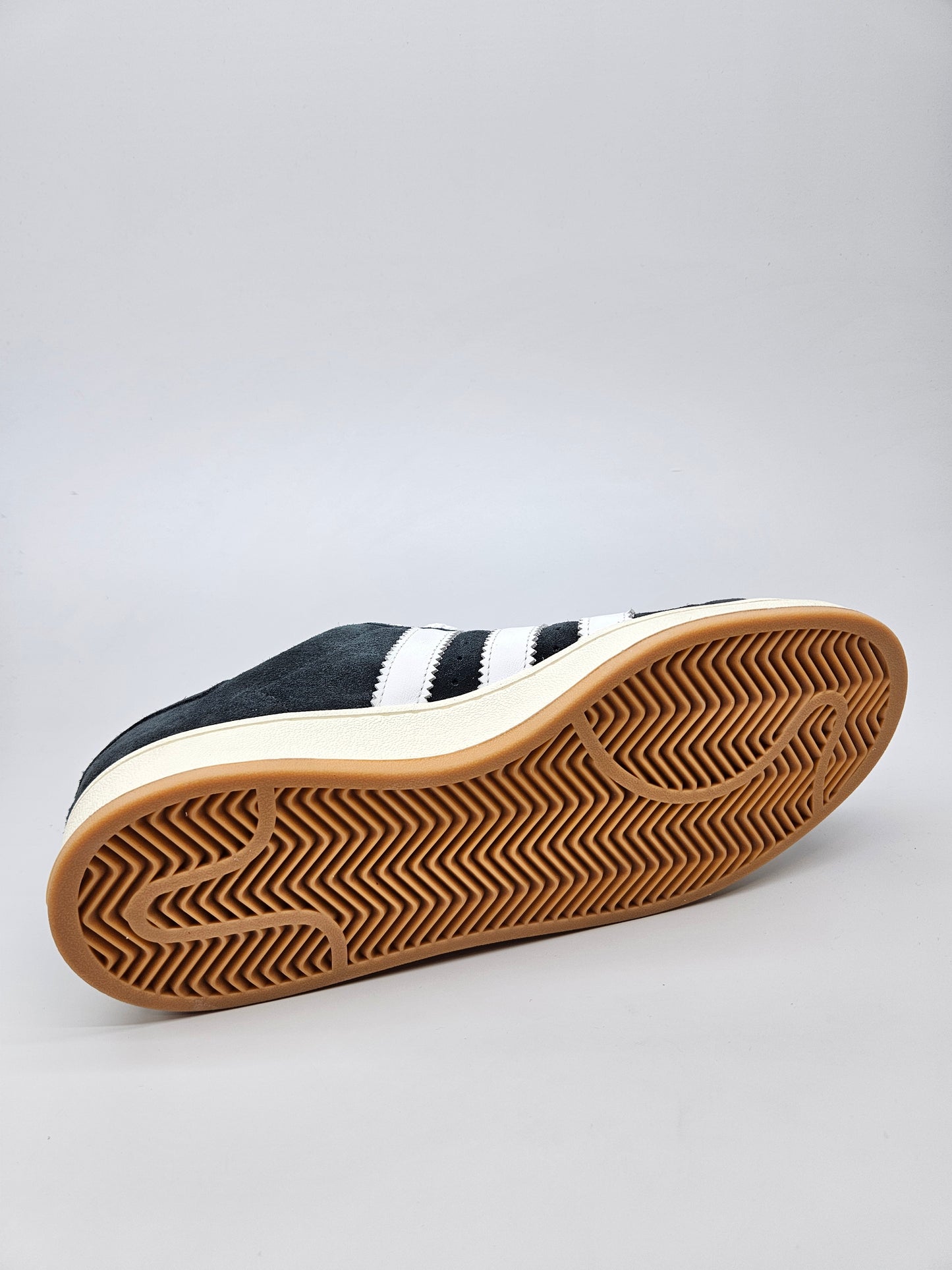ADIDAS NOVI ORIGINAL PATIKI BR 43