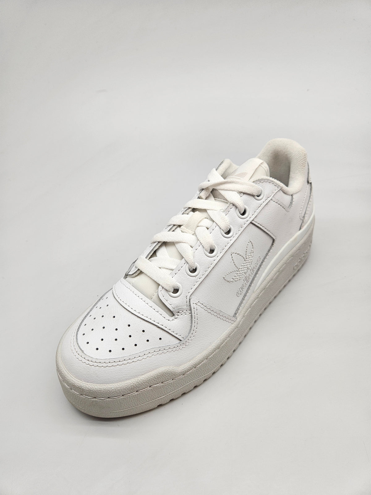 ADIDAS NOVI ORIGINAL PATIKI BR 39